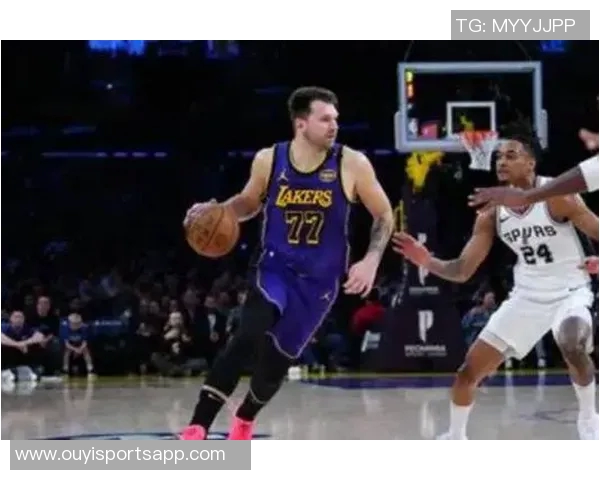 湖人火箭连胜势头强劲雷霆遭遇首败三双王们的辉煌记录再度刷新